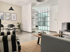 3-bedroom central, spacious and bright apartment.
